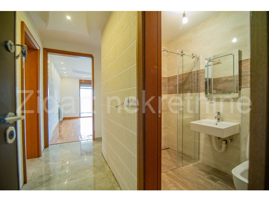Квартира, 721 м², 137 000$ — FAKTOR